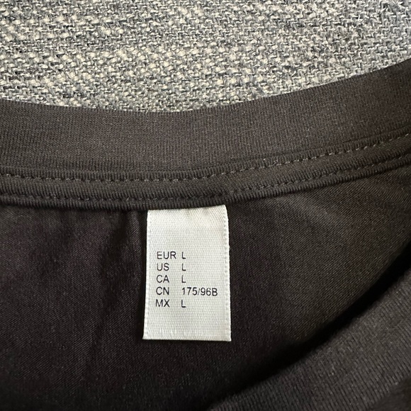 NWOT Women’s Large black printed with tee artistic faces - Picture 2 of 4